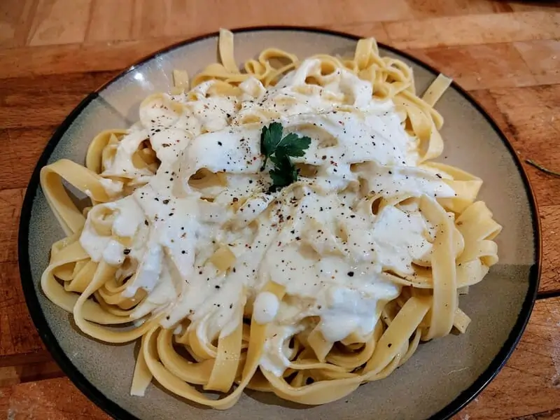 What is Carbonara sauce made of