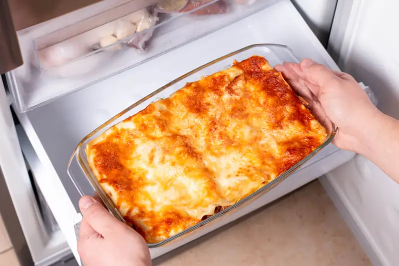 Should you bake lasagna covered or uncovered